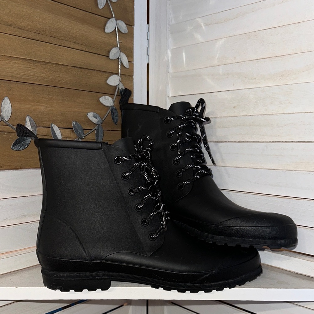 Madewell Black Lace-Up Lugsole Ankle Boots
